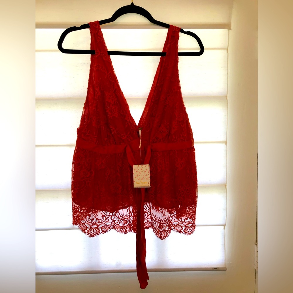 free people NWT L lace salmon crop top